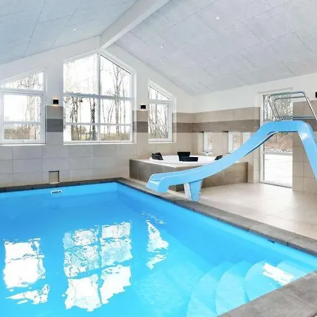 Ladeplads Sleeps 14 Pool Wifi Nyaraló
